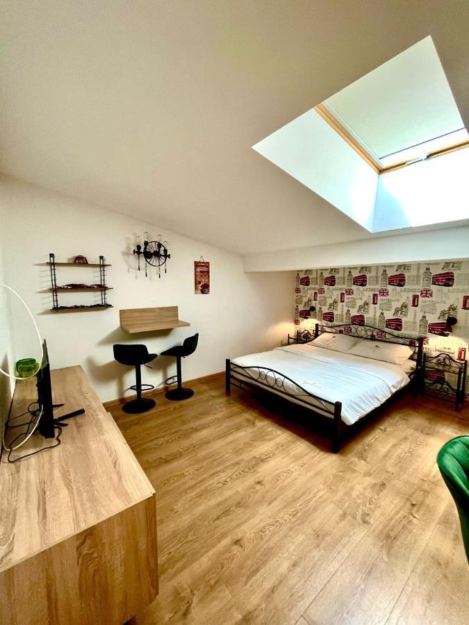 Duplex Lux - Thoria * Bucharest